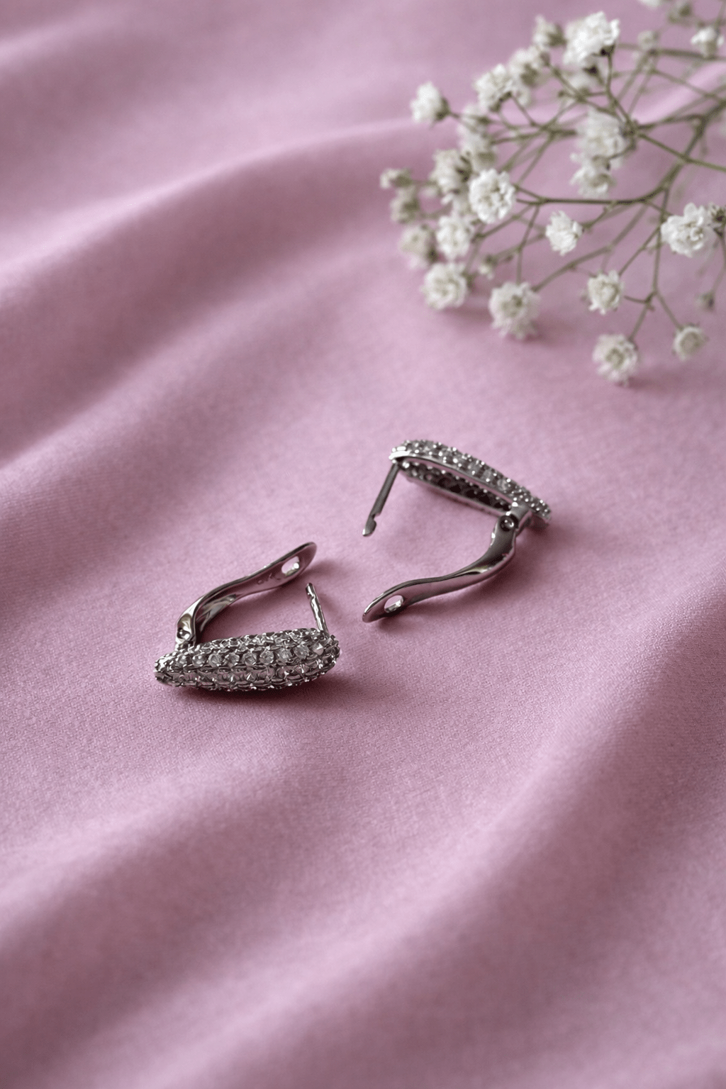 Apsudraboti auskari ar cirkonijiem - 18k - apzeltita - rotas