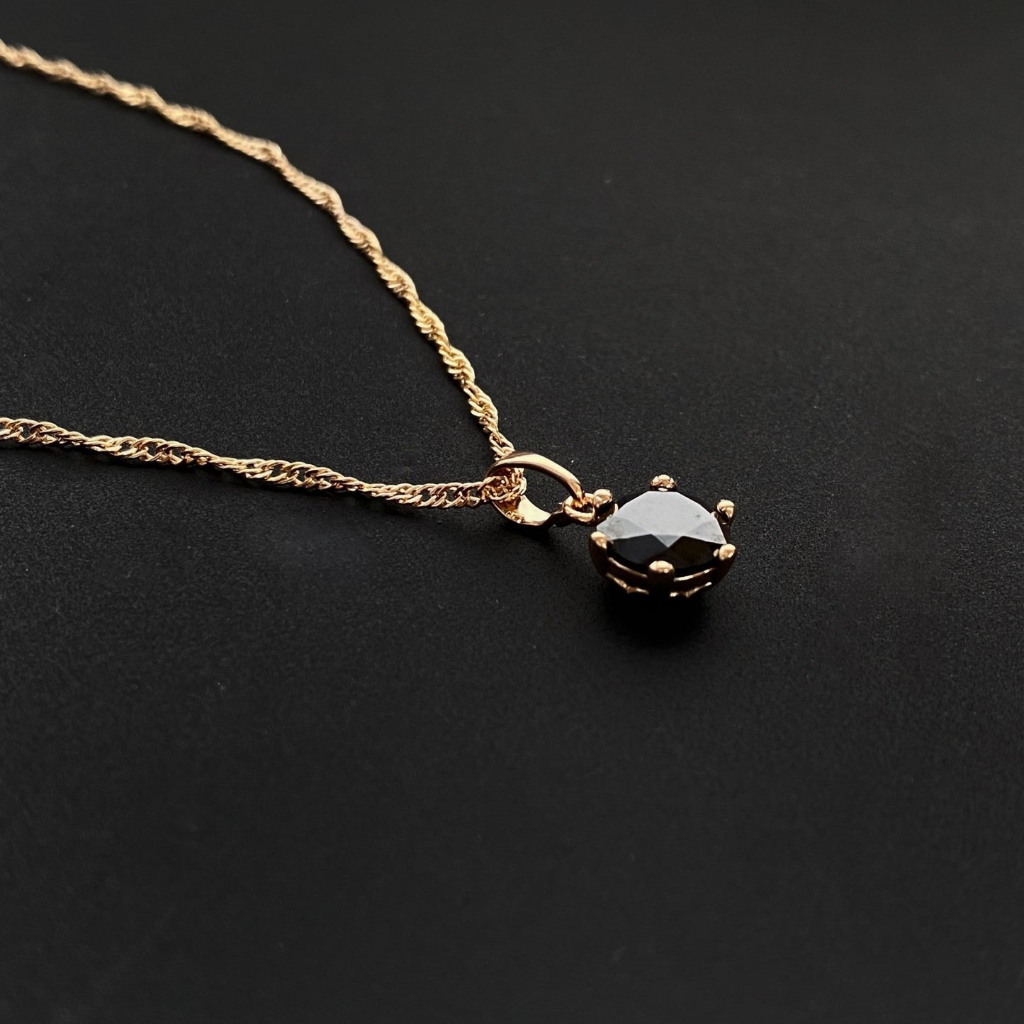 Apzeltīta kaklarota ar melnu cirkoniju - 18k - apzeltita - rotas