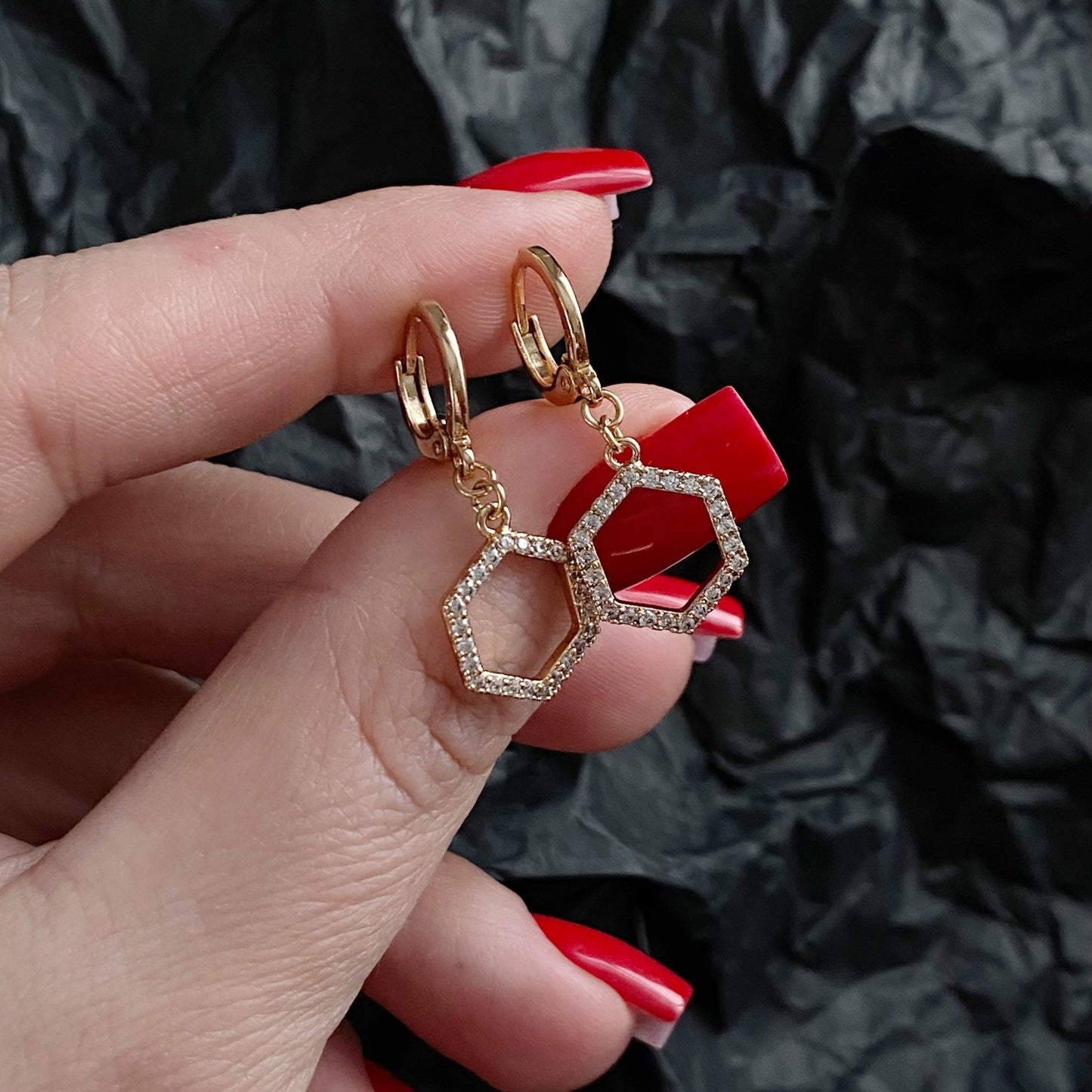 Apzeltīts rotu komplekts ar sešstūra kristāliem