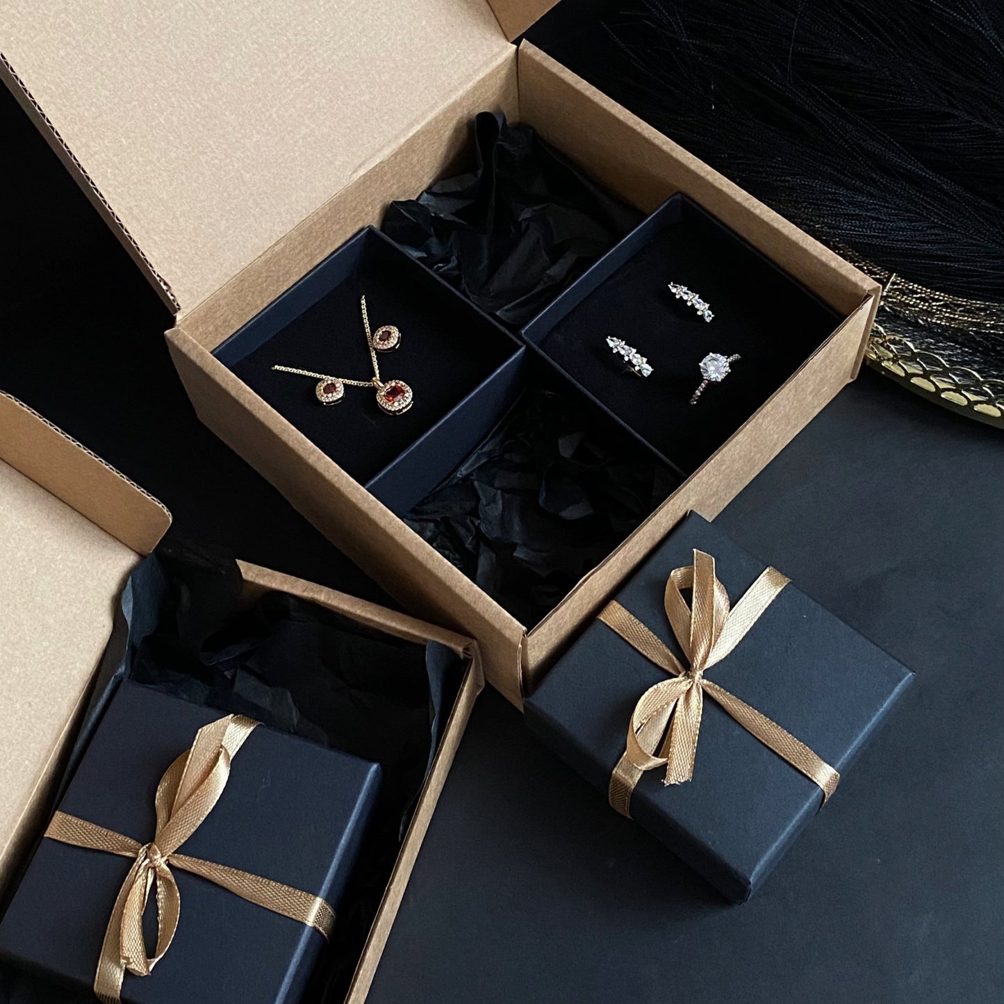 Dāvanu iesaiņošana – apzeltītas rotaslietas | Tavas Rotas