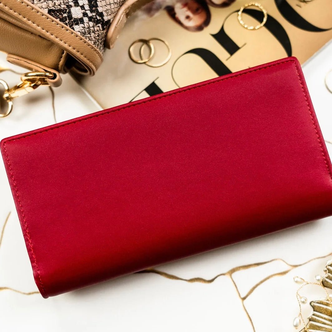 Elegant Red – Sieviešu ādas maks – apzeltītas rotaslietas | Tavas Rotas