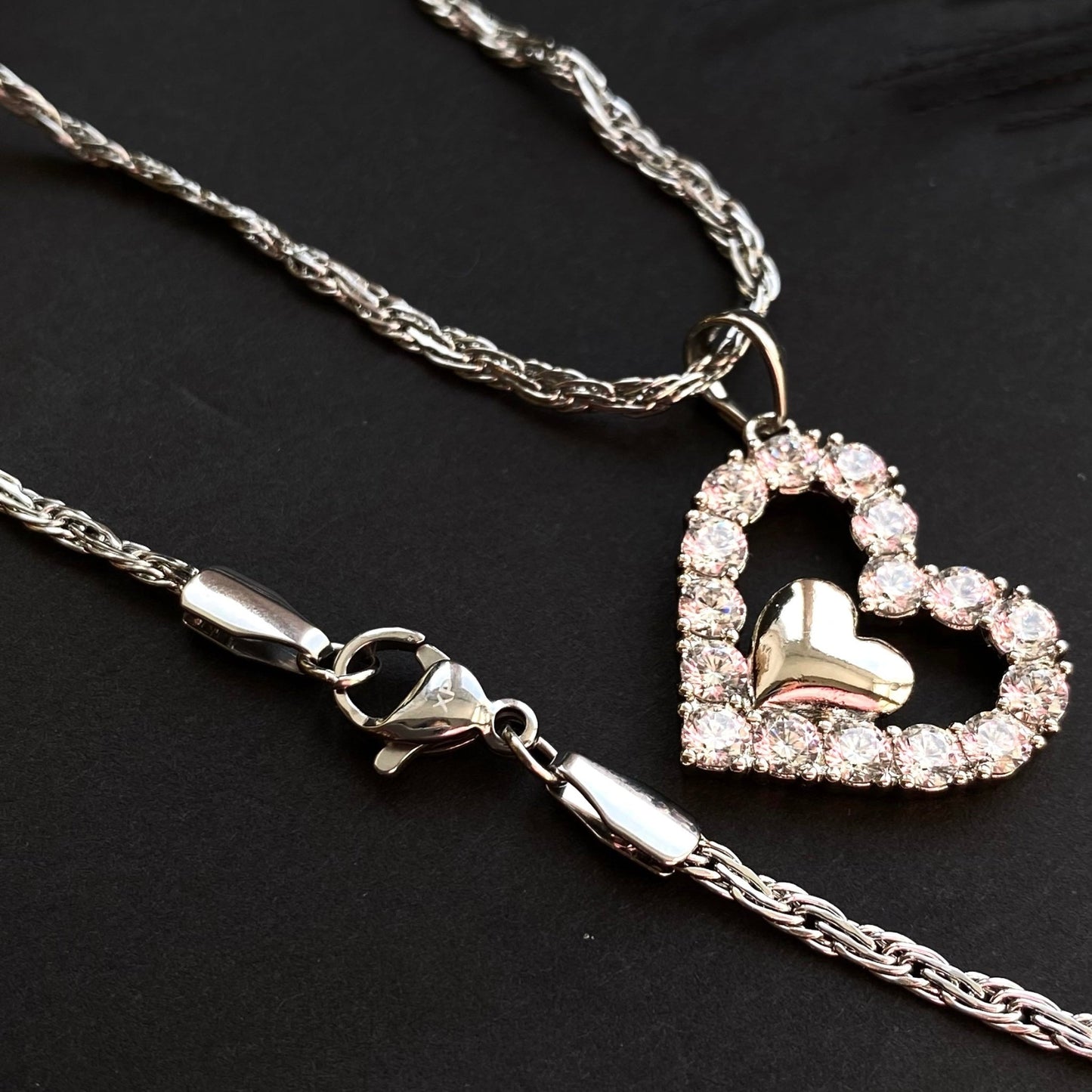 - Heart Glow – Kaklarota ar mirdzošu sirds kulonu - 4