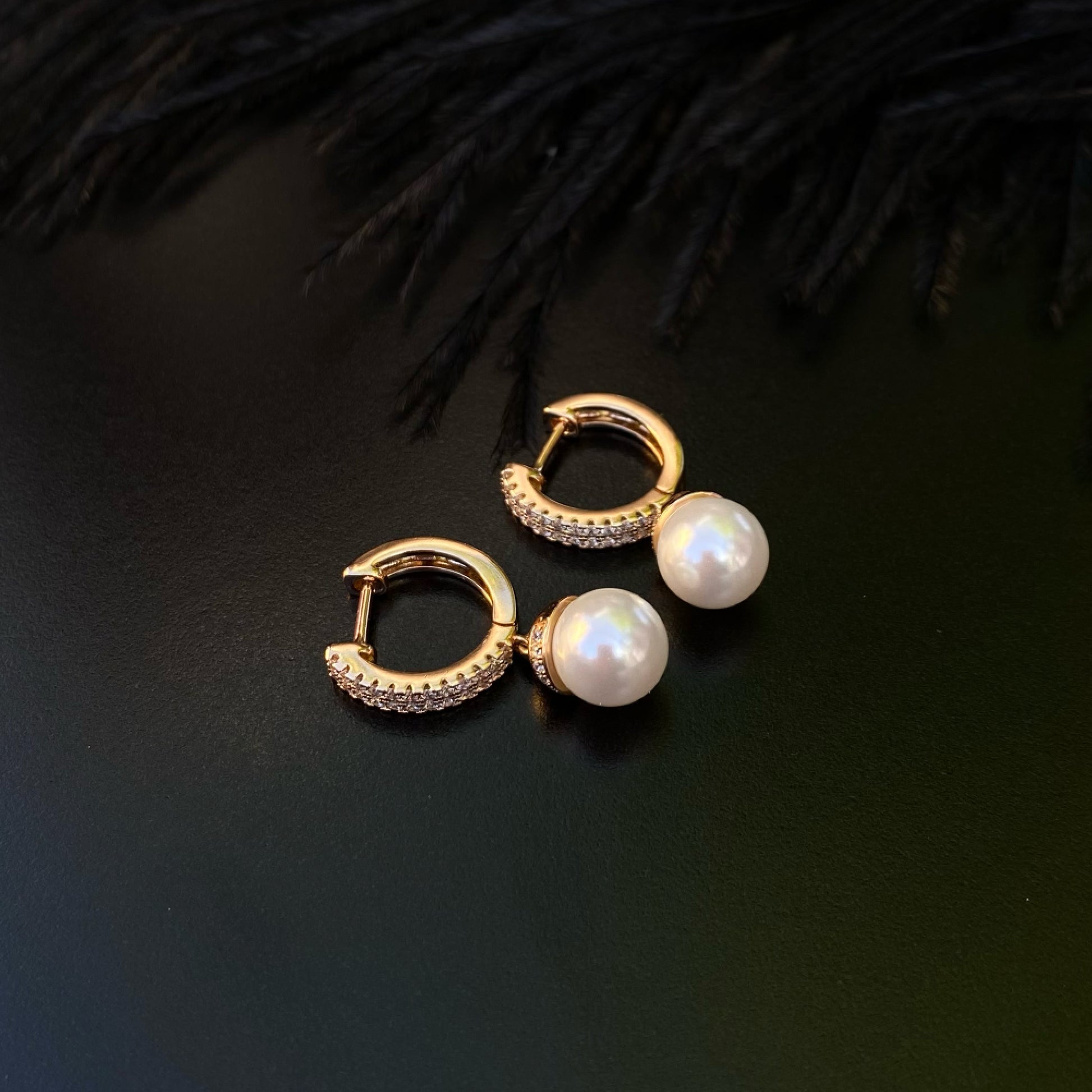 GOLD PLATED DROP EARRINGS WITH PEARL -