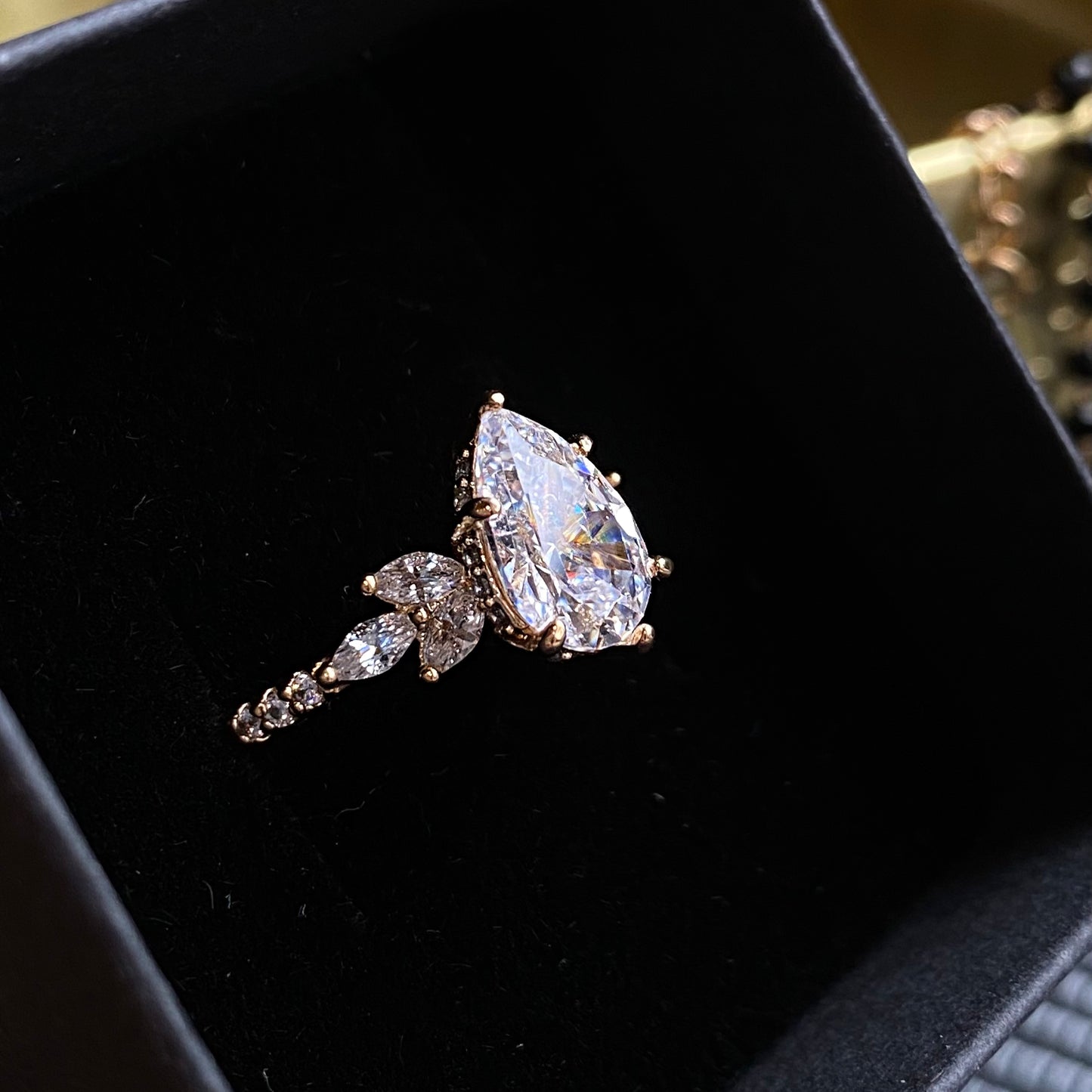 Elegant gold-plated ring with clear crystal