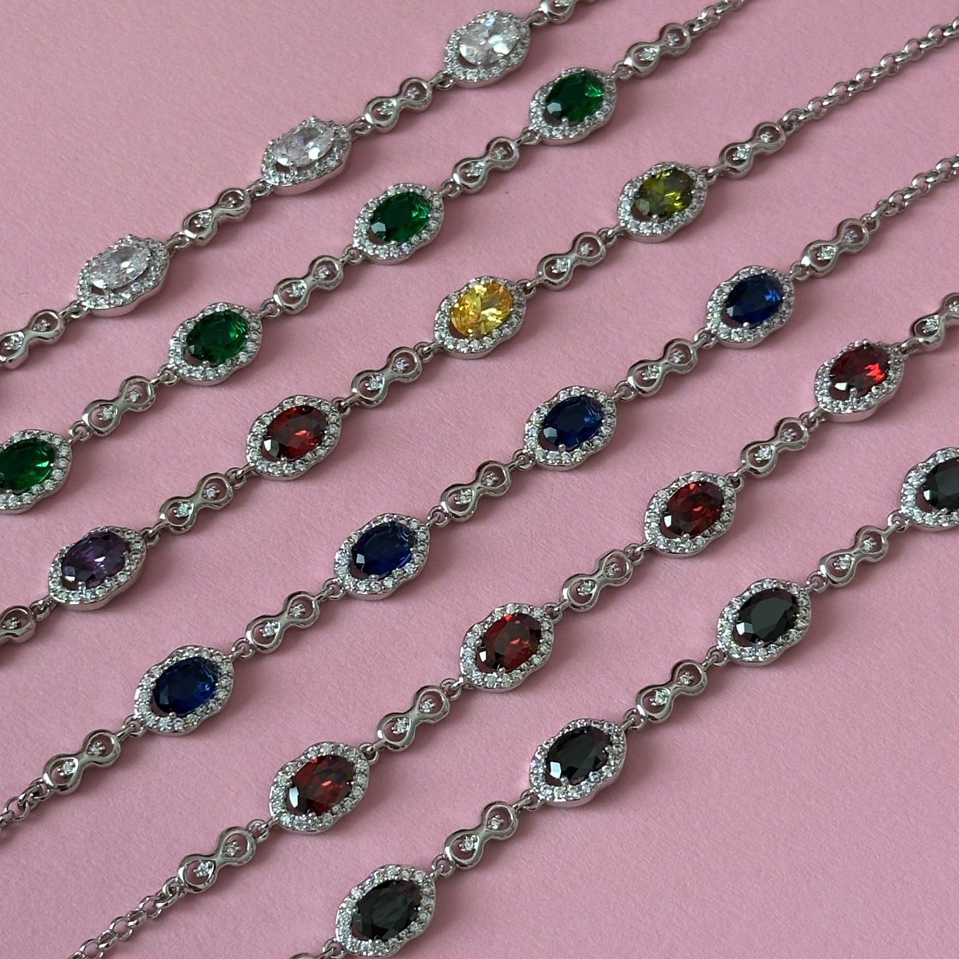 Apsudrabota rokassprādze ar krāsainiem kristāliem - 18k - apzeltita - rotas