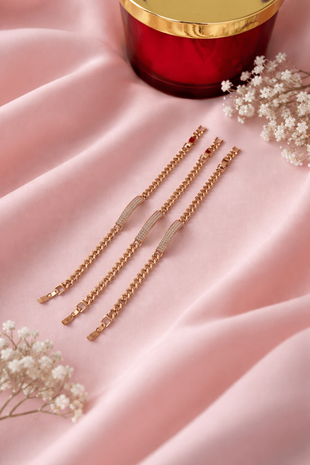 Gold-plated bracelet with embedded zircons - 18k - gold-plated - jewelry