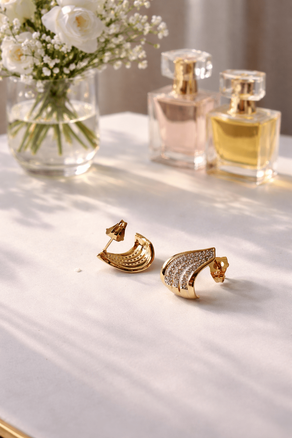 Apzeltītas nagliņas ar cirkoniju līnijām - 18k - apzeltita - rotas