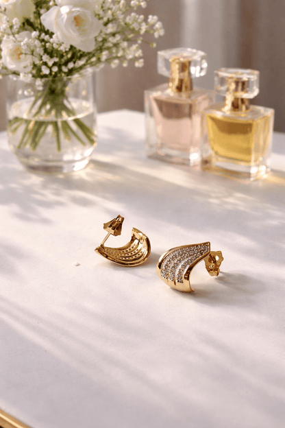 Apzeltītas nagliņas ar cirkoniju līnijām - 18k - apzeltita - rotas