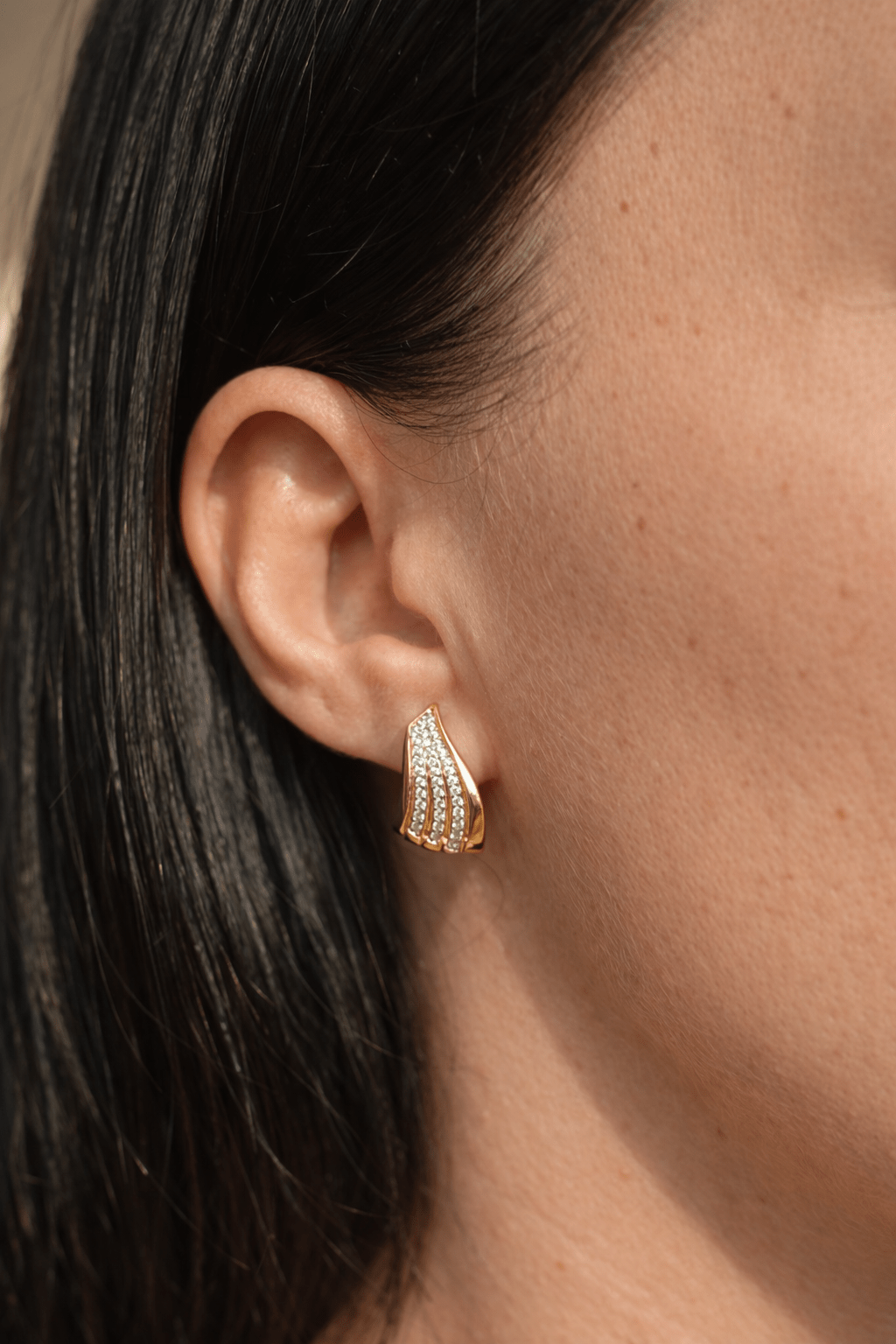 Apzeltītas nagliņas ar cirkoniju līnijām - 18k - apzeltita - rotas
