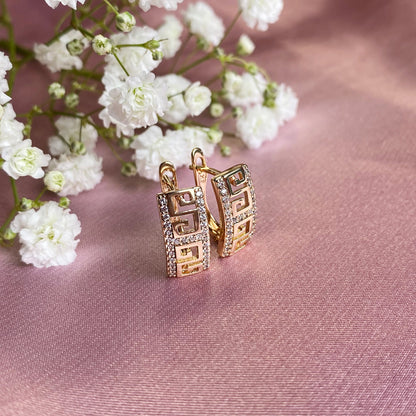 Apzeltīti auskari ar grieķu rakstu