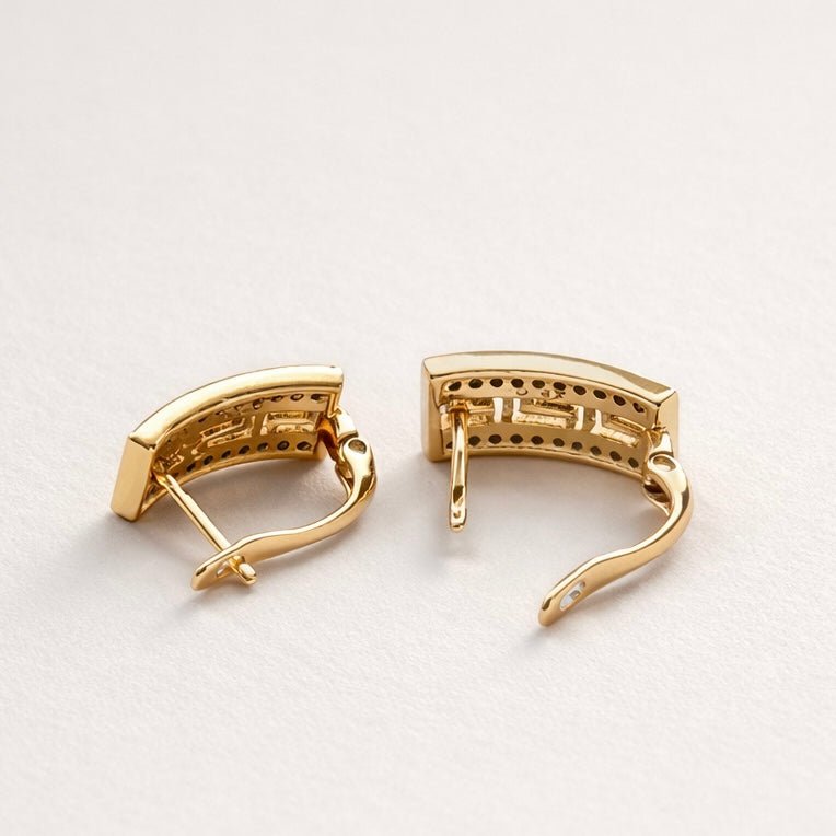 Apzeltīti auskari ar grieķu rakstu un melniem cirkonijiem - 18k - apzeltita - rotas