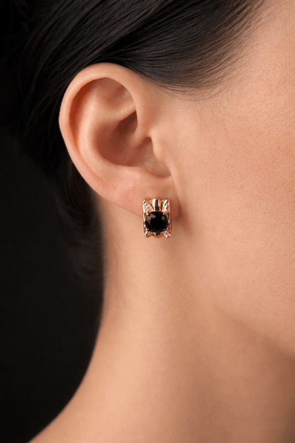 Apzeltīti auskari ar melnu kristālu - 18k - apzeltita - rotas