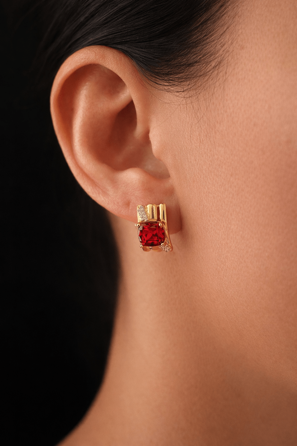 Apzeltīti auskari ar sarkanu cirkoniju - 18k - apzeltita - rotas