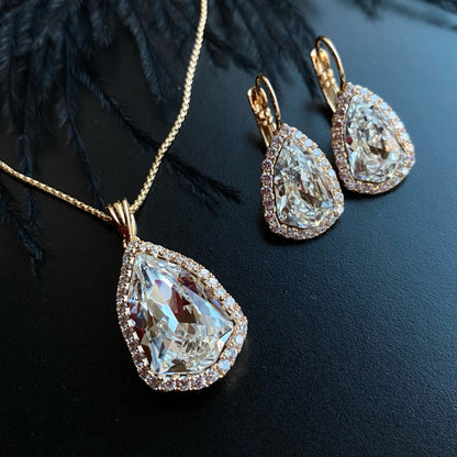 Crystal Elite - Gold Plated Jewelery SetCrystal Elite Jewelry SetCubic Zirconia Necklace and EarringsElegant Jewelry Set