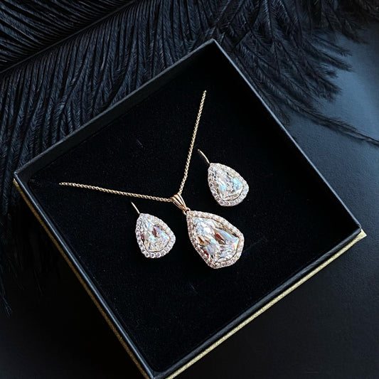 Crystal Elite - Gold Plated Jewelery SetCrystal Elite Jewelry SetCubic Zirconia Necklace and EarringsElegant Jewelry Set