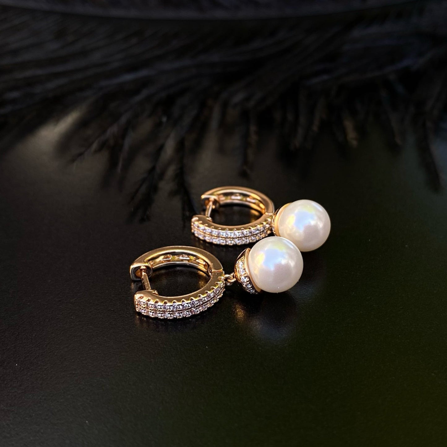 GOLD PLATED DROP EARRINGS WITH PEARL -