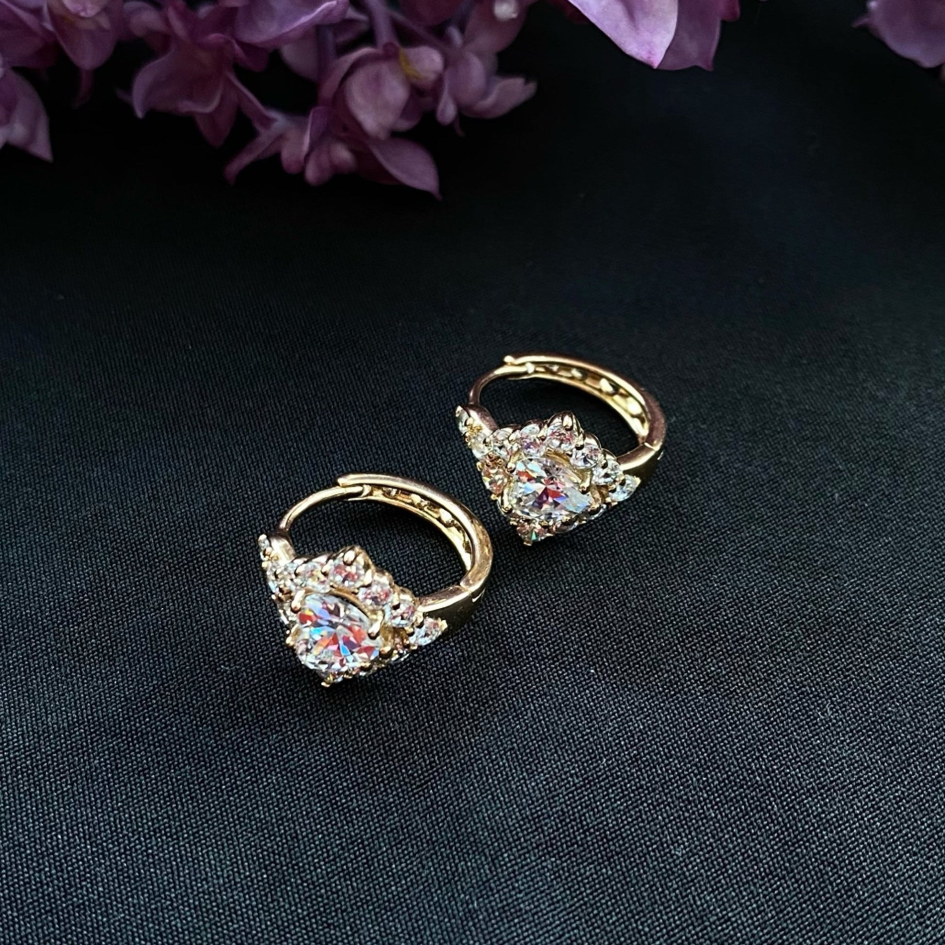 GOLD PLATED HOOP EARRINGS WITH HEART ZIRCONS