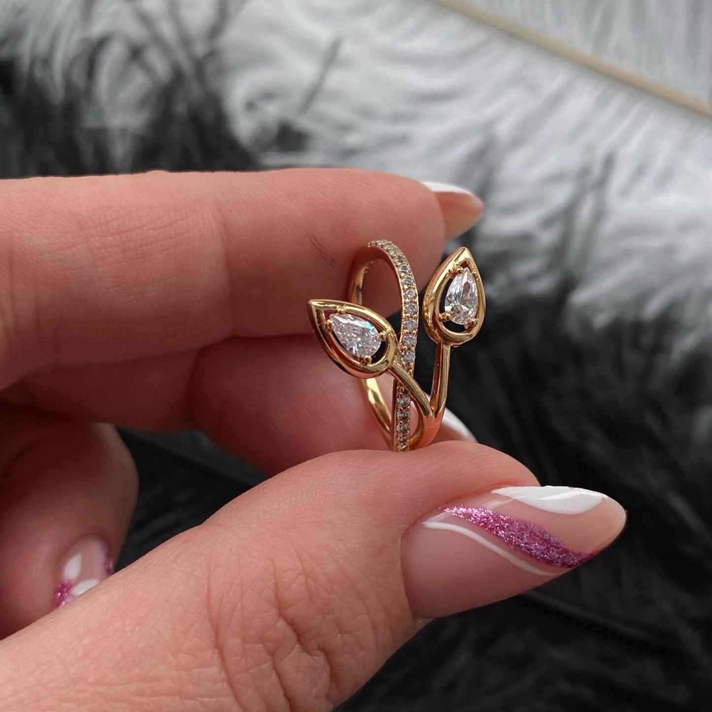 GOLD PLATED RING WITH FLOWERS -