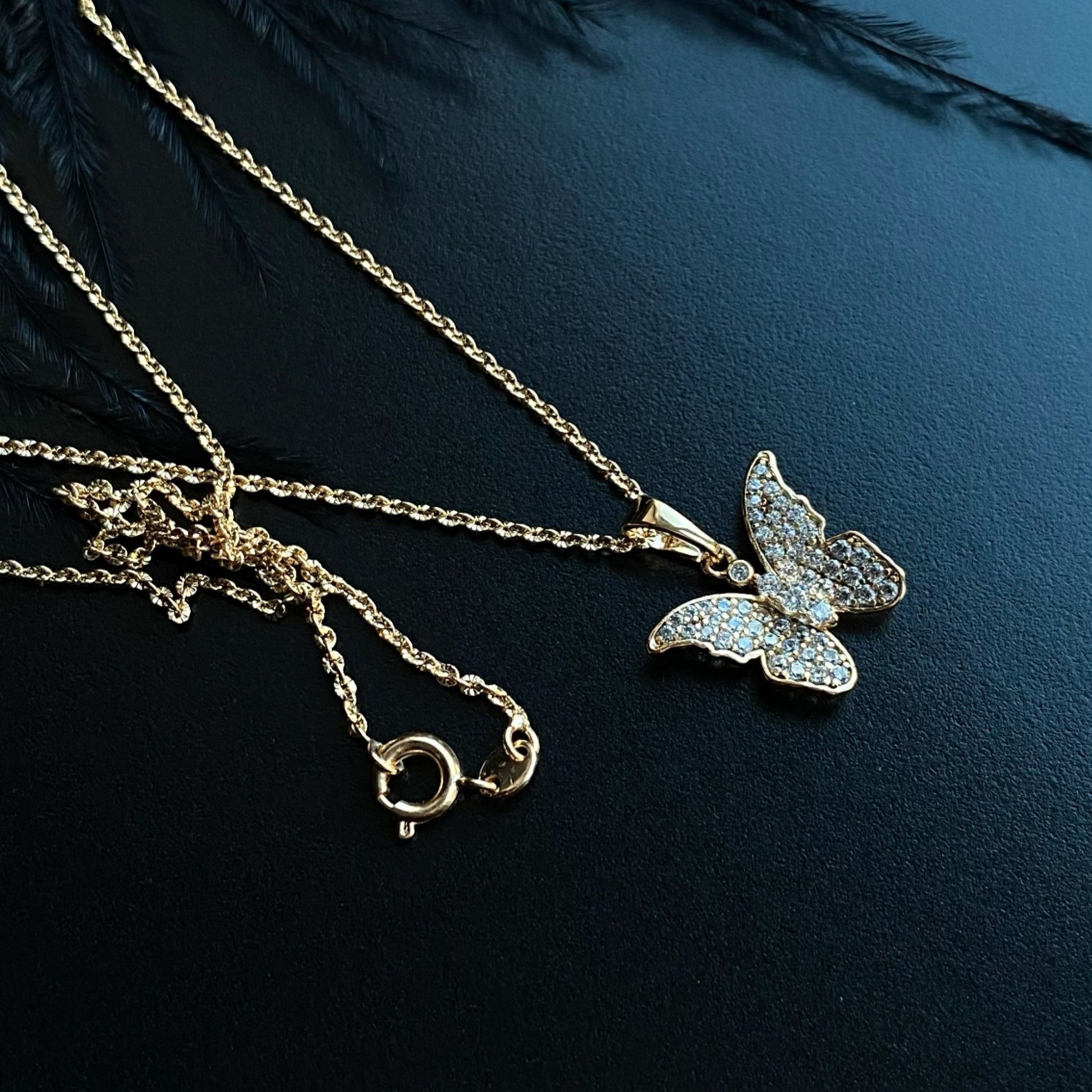 Golden Butterfly Pendant Necklacebutterfly necklacecrystal butterfly jewelrydelicate necklace