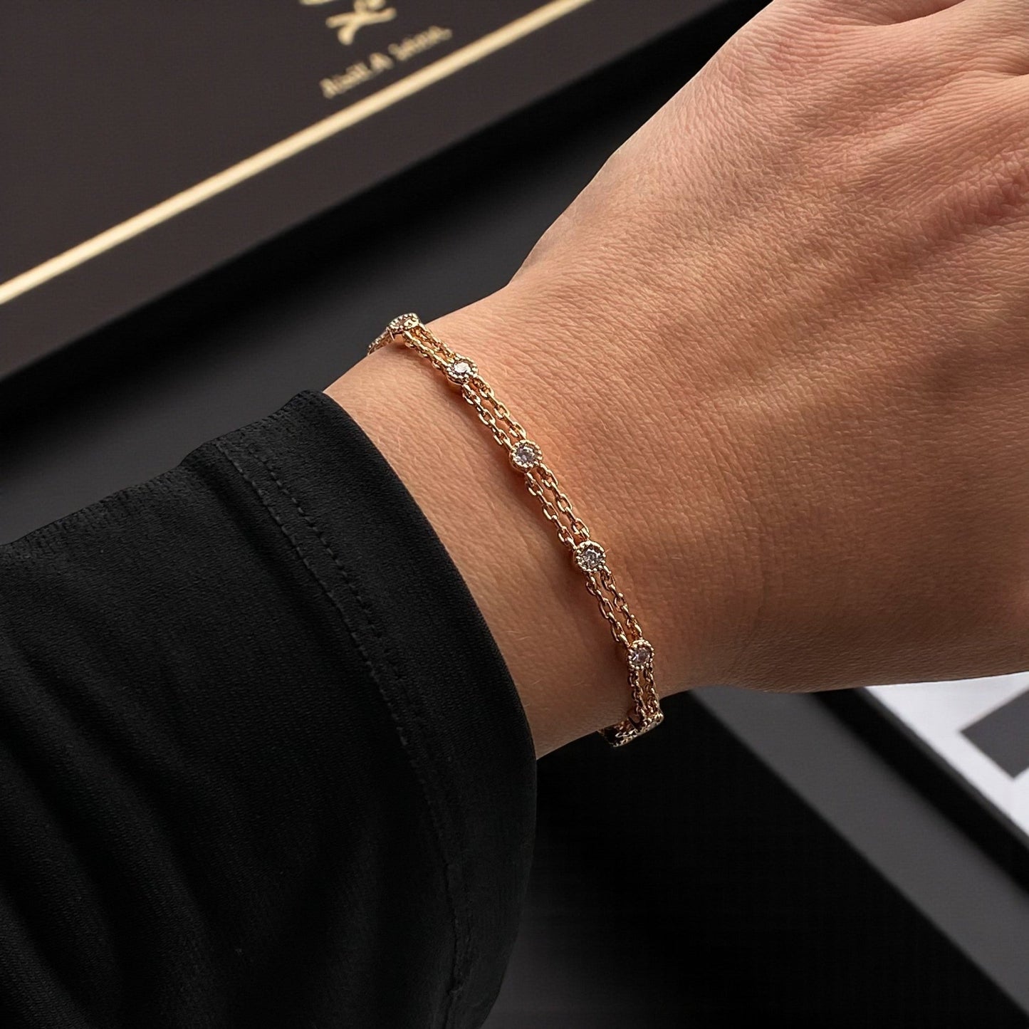 Golden Grace – Apzeltīta rokassprādze ar cirkonijiem – apzeltītas rotaslietas | Tavas Rotas