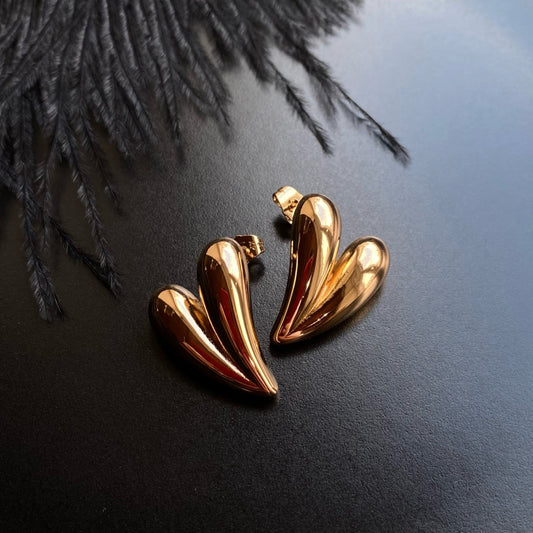 Love me - Gold Plated Heart Stud Earrings18k Gold - Plated18k Gold - Plated EarringsAntiallergic jewelry