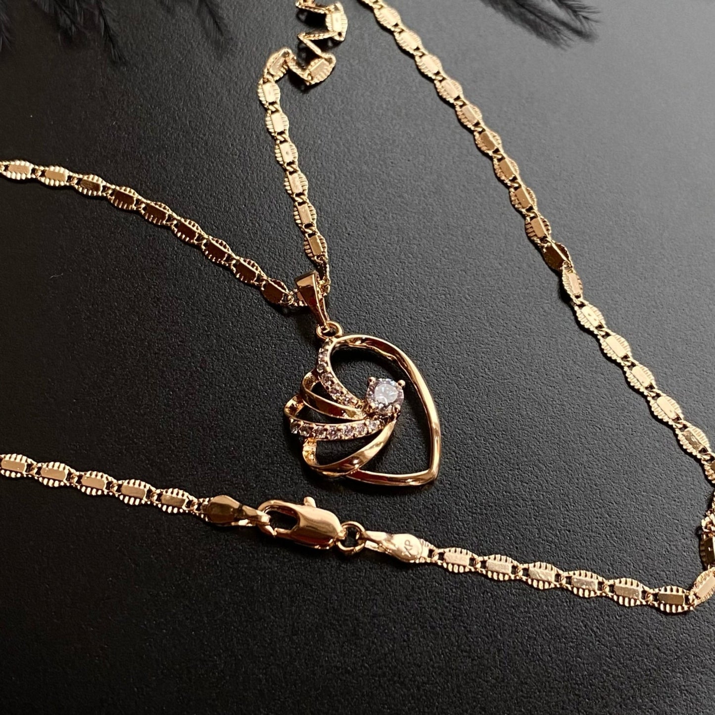 Love Necklace – Gold Plated with Heart Pendant50 cm necklaceCrystal heart necklaceElegant necklace