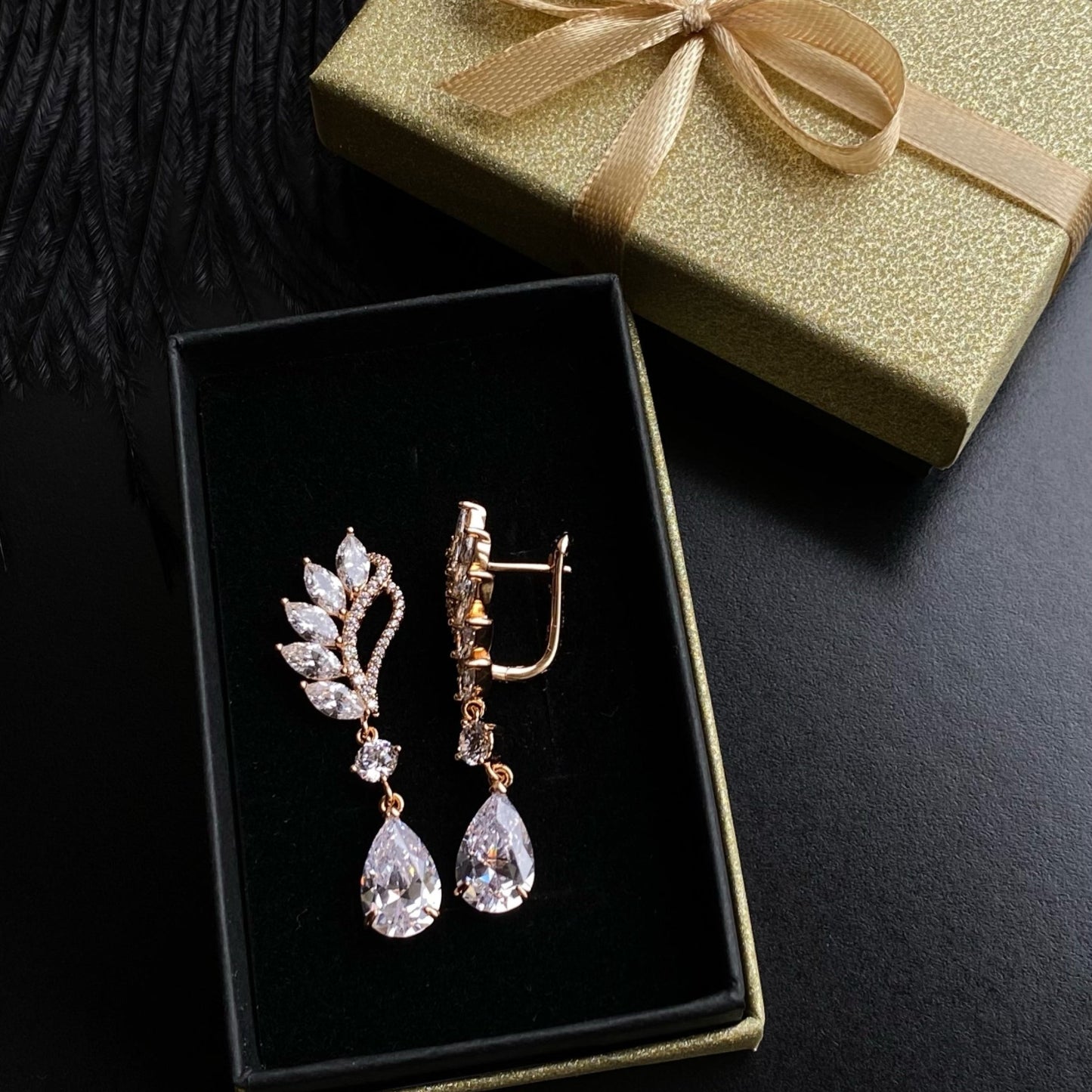 Lumière de Paris EarringsBridal jewelryCrystal drop earringsElegant Earrings