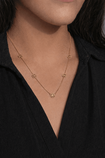 Nerūsējoša tērauda kaklarota ar četrlapu āboliņiem - 18k - apzeltita - rotas