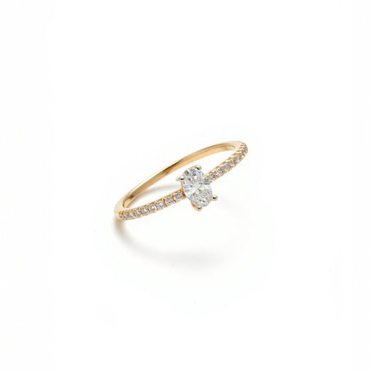 Elegant Shine – Delicate gold-plated ring with zirconia