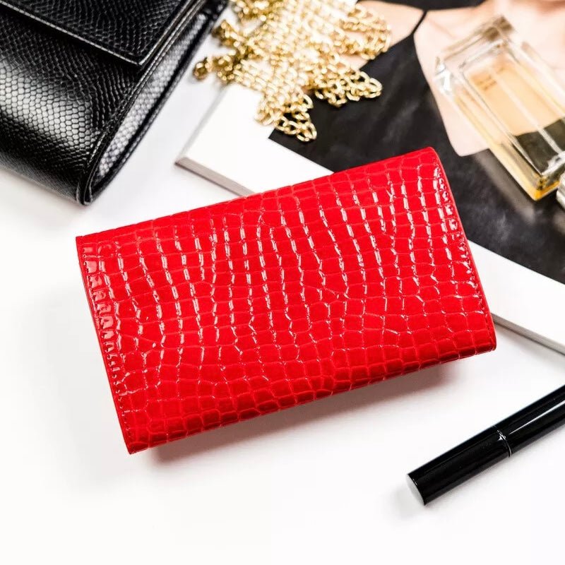 Sarkans sieviešu naudas maks – apzeltītas rotaslietas | Tavas Rotas