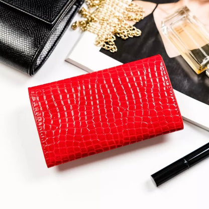 Sarkans sieviešu naudas maks – apzeltītas rotaslietas | Tavas Rotas