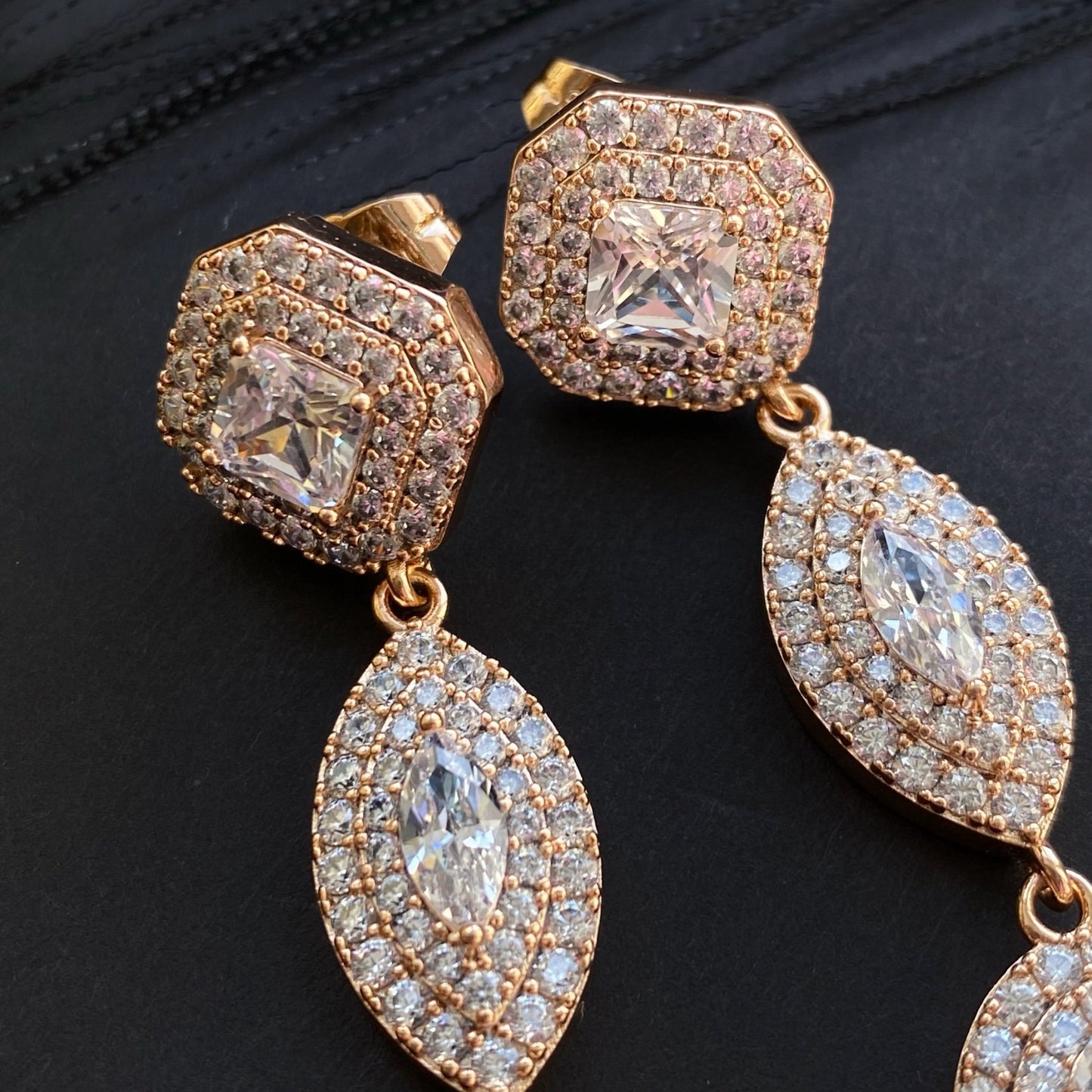  - Triple Glow – Grezni auskari ar trīskāršu mirdzumu - 4